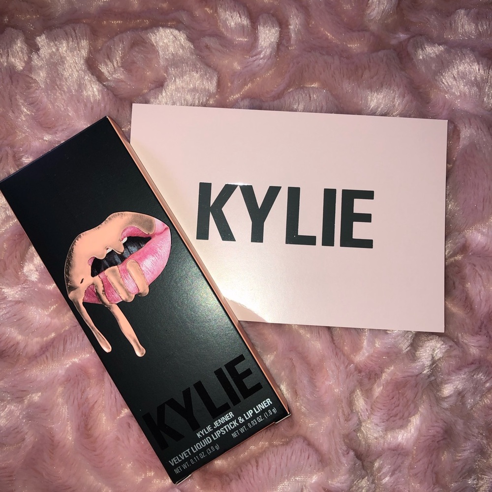 Kylie cosmetics  LA Velvet Lip Kit ,22  lip kit